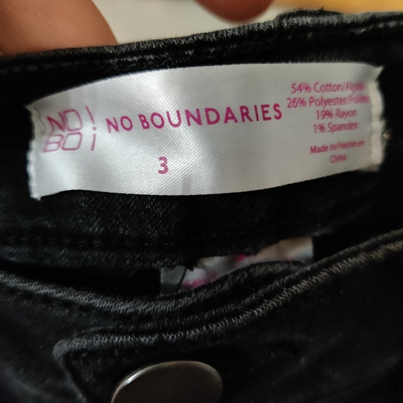 ***No Boundaries Skinny Jeans (Size 3) - Picture 3 of 5